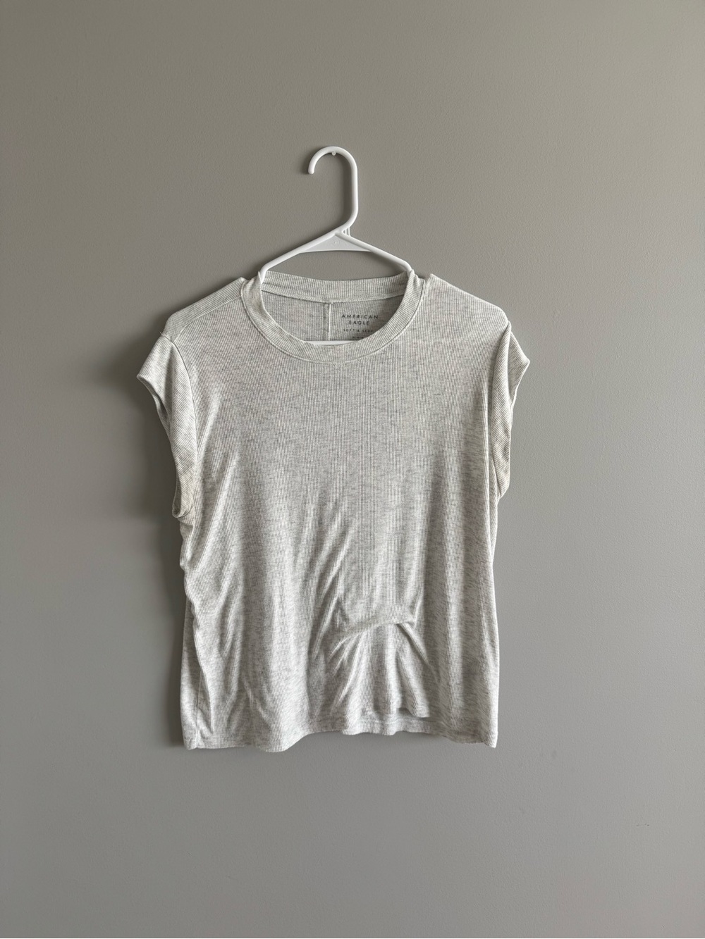 American Eagle Outfitters Heather Gray Short Sleeve Crew Tee